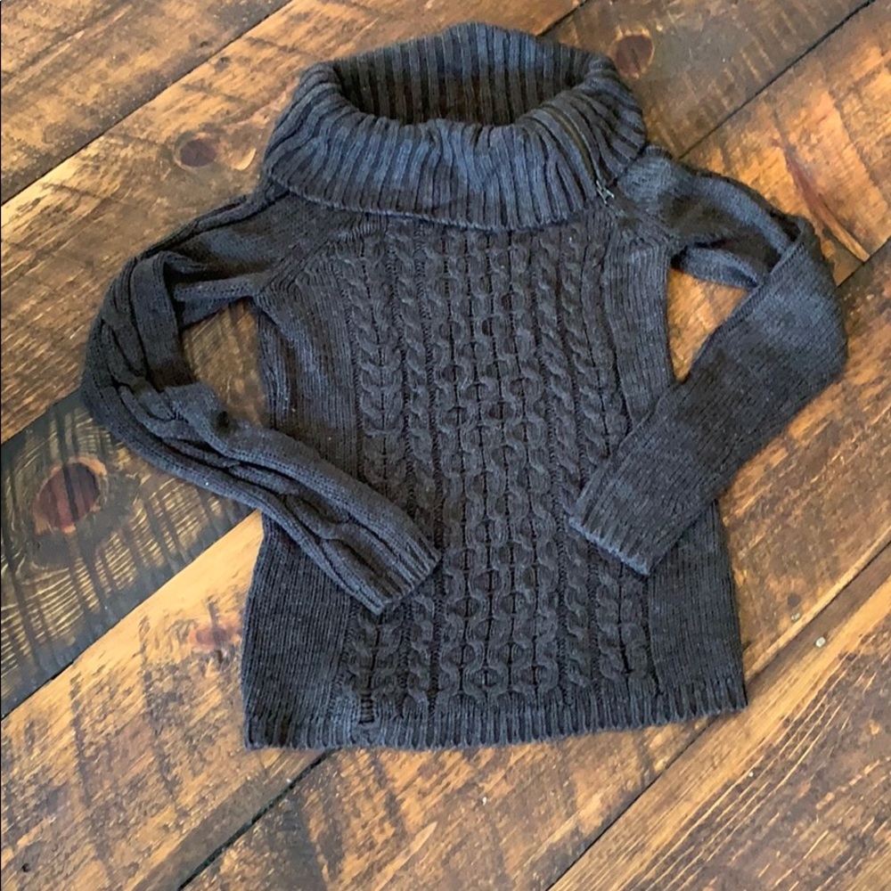 Brown sweater, nice style, great condition